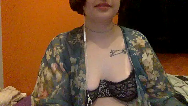 moniqueisalovergirl online show from May 8, 2:17 am