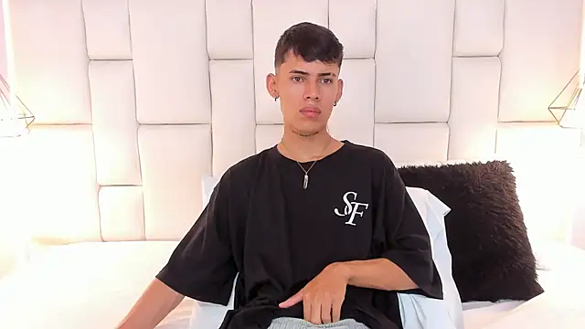 Snapshot of JacobFerrer chatting on June 2, 5:37 pm JacobFerrer online show from June 2, 5:37 pm