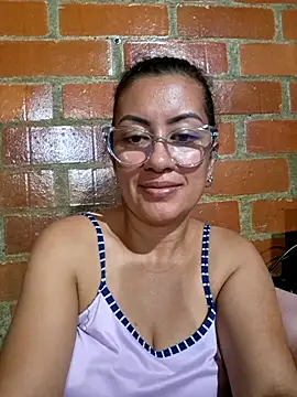 Snapshot of Eva_rossel chatting on May 9, 11:32 pm Eva rossel online show from May 9, 11:32 pm