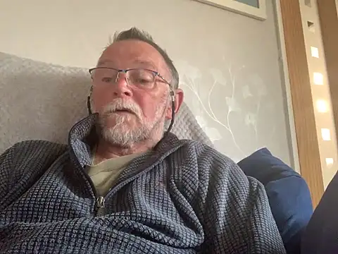 Moonraker64 online show from June 6, 7:29 pm