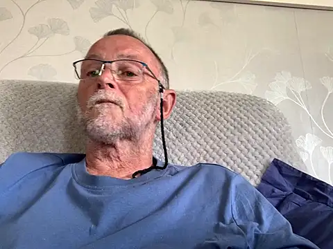 Snapshot of Moonraker64 chatting on July 21, 4:31 pm Moonraker64 online show from July 21, 4:31 pm