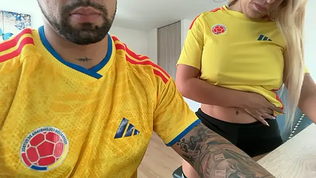 exclusivecouple69 online show from June 17, 8:21 pm