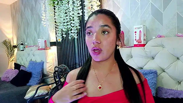 Snapshot of Zaira_bonny chatting on June 11, 8:18 pm Zaira bonny online show from June 11, 8:18 pm