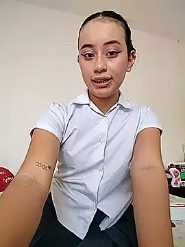 L0lita Emi12 online show from June 11, 3:21 pm