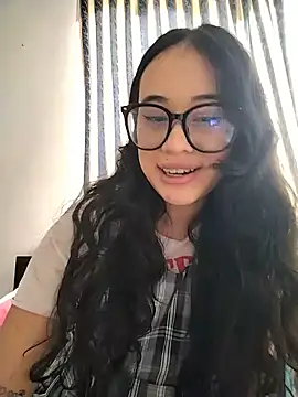 L0lita Emi12 online show from June 22, 8:50 pm