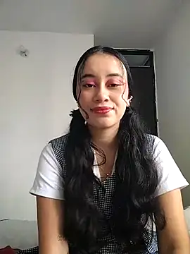 L0lita Emi12 online show from June 27, 7:19 pm