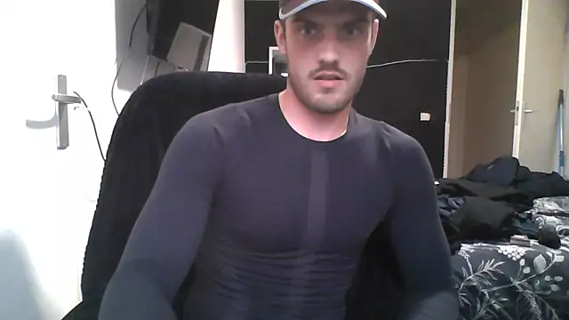 Snapshot of slaveboyrow chatting on May 19, 6:14 pm slaveboyrow online show from May 19, 6:14 pm