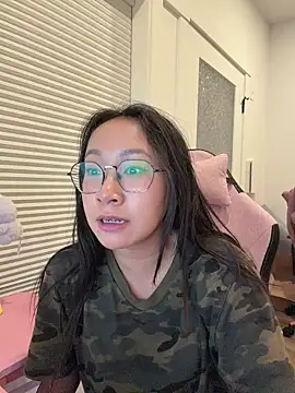 petiteTai online show from June 13, 3:26 am