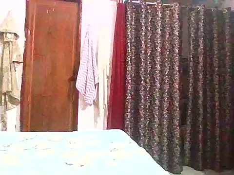 Snapshot of RubinaKhan6 chatting on June 13, 2:37 pm RubinaKhan6 online show from June 13, 2:37 pm