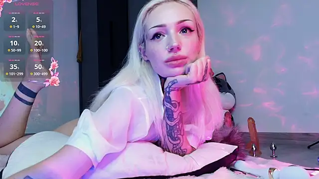 necroblonde online show from June 21, 2:14 am