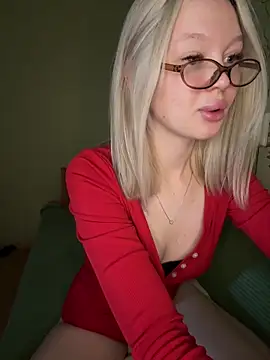 Velvet Doll  online show from May 16, 4:31 am
