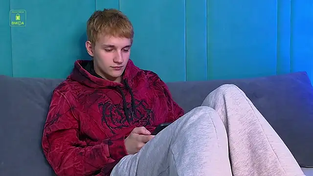 WilliamGriffith online show from July 27, 8:27 pm