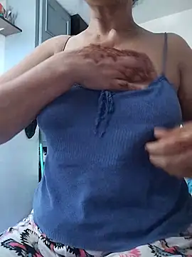 Snapshot of amira567 chatting on June 2, 11:34 am amira567 online show from June 2, 11:34 am
