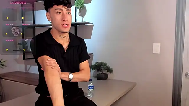 Snapshot of Spencerwhite_ chatting on June 6, 8:35 pm Spencerwhite online show from June 6, 8:35 pm