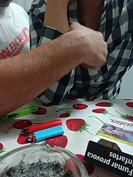 Papisxx online show from May 16, 10:41 pm
