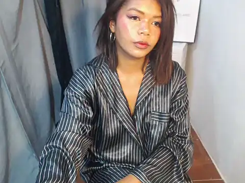 Snapshot of charlene_pretty chatting on May 30, 6:49 pm charlene pretty online show from May 30, 6:49 pm