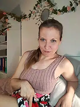 Snapshot of Candy_Cougar chatting on June 5, 6:31 am Candy Cougar online show from June 5, 6:31 am