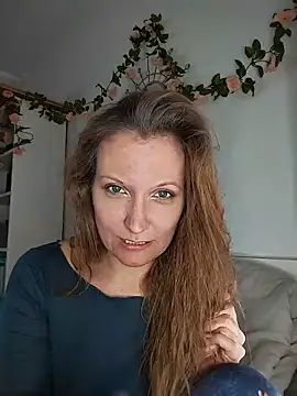 Snapshot of Candy_Cougar chatting on June 9, 6:58 am Candy Cougar online show from June 9, 6:58 am
