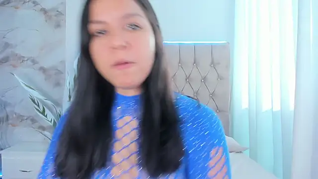 Clara4w online show from May 25, 12:00 pm