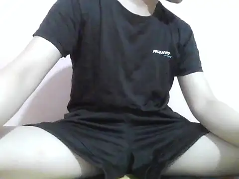 Zineyy online show from June 28, 4:24 pm