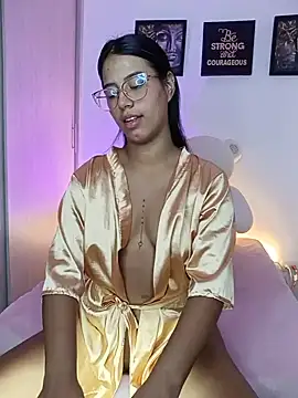 Raven stonee01 online show from June 25, 1:27 am