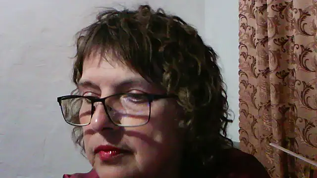 Snapshot of ElizabethGorden chatting on June 11, 6:28 pm ElizabethGorden online show from June 11, 6:28 pm