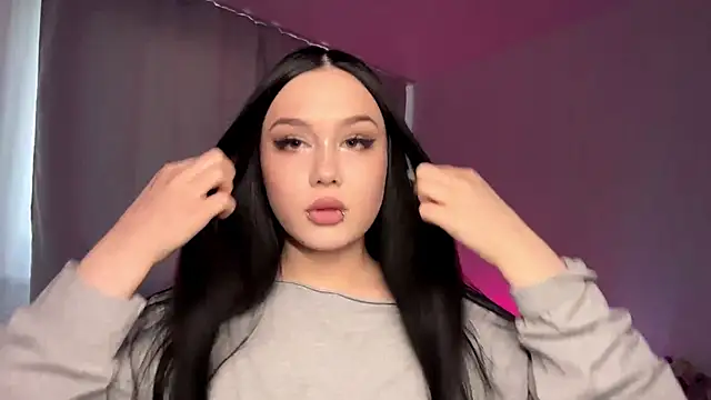Snapshot of PlushPeep chatting on May 5, 3:31 pm PlushPeep online show from May 5, 3:31 pm