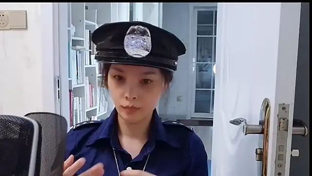 Snapshot of SDok168168 chatting on June 9, 1:45 pm SDok168168 online show from June 9, 1:45 pm