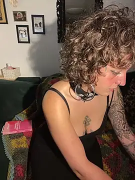 EmilieBraun online show from May 23, 8:13 pm