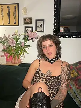 EmilieBraun online show from June 13, 8:40 pm