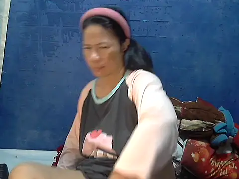 Snapshot of hotchilimom chatting on October 20, 12:44 am hotchilimom online show from October 20, 12:44 am