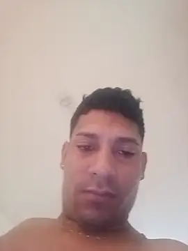 Snapshot of Petterleonel123 chatting on July 1, 1:02 pm Petterleonel123 online show from July 1, 1:02 pm