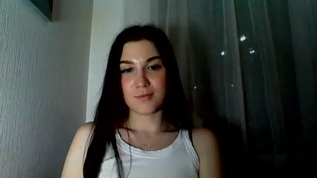 Snapshot of Katiee_Foxi chatting on June 13, 9:35 pm Katiee Foxi online show from June 13, 9:35 pm