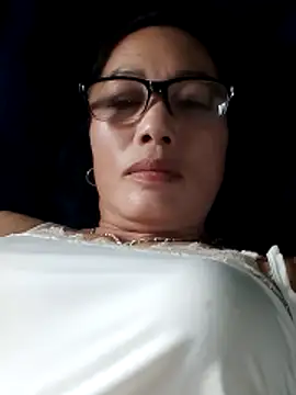 Snapshot of MimiSex6996 chatting on May 8, 4:29 am MimiSex6996 online show from May 8, 4:29 am