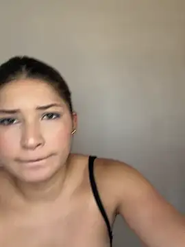 VioletaSanchez24 online show from July 17, 6:35 pm