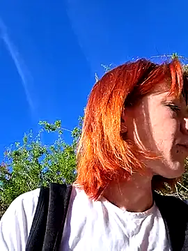 Snapshot of PoppyBoop chatting on May 23, 6:18 am PoppyBoop online show from May 23, 6:18 am