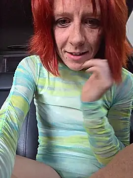 Snapshot of PoppyBoop chatting on June 2, 5:53 am PoppyBoop online show from June 2, 5:53 am