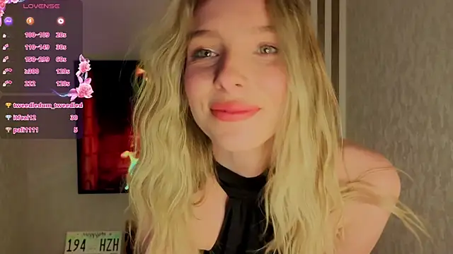 Snapshot of NikkiNicoleNyx chatting on May 11, 4:04 pm NikkiNicoleNyx online show from May 11, 4:04 pm