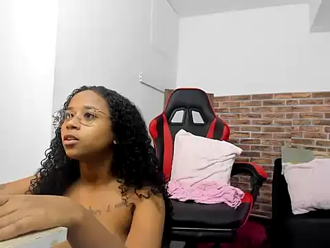 Snapshot of wizarpamela chatting on May 16, 8:29 pm wizarpamela online show from May 16, 8:29 pm