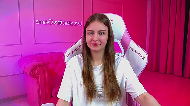Snapshot of SofiaSarvains chatting on June 11, 7:01 pm SofiaSarvains online show from June 11, 7:01 pm