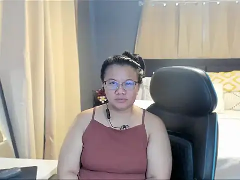 Snapshot of auroramaze88 chatting on May 20, 6:03 pm auroramaze88 online show from May 20, 6:03 pm