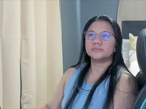Snapshot of auroramaze88 chatting on May 28, 4:26 pm auroramaze88 online show from May 28, 4:26 pm