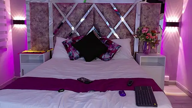 ParisRose  online show from June 23, 7:12 pm