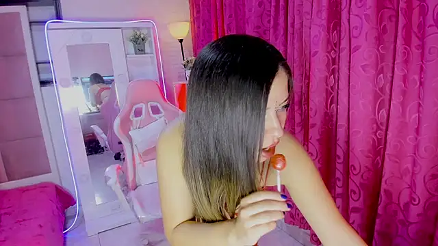 Snapshot of Shantal_Sweet_ chatting on July 4, 1:50 pm Shantal Sweet online show from July 4, 1:50 pm