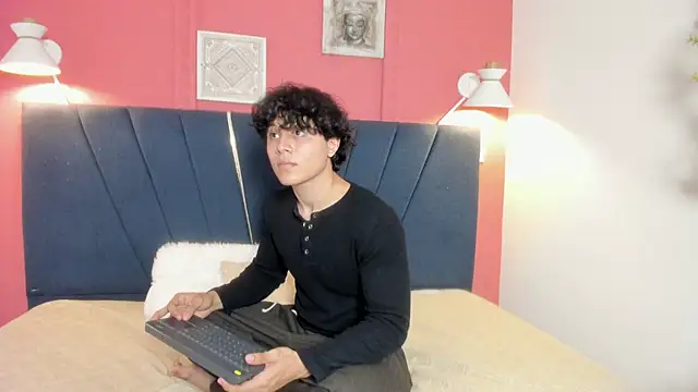 Snapshot of latin_beast4 chatting on June 8, 8:53 pm latin beast4 online show from June 8, 8:53 pm