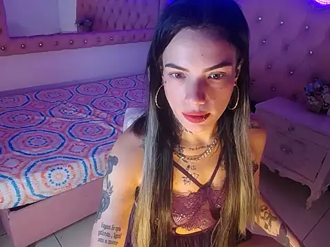 Snapshot of Lissa_Tattoo chatting on June 5, 11:27 am Lissa Tattoo online show from June 5, 11:27 am