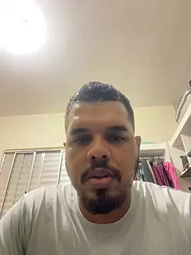 Snapshot of Falcaohot chatting on May 4, 11:45 pm Falcaohot online show from May 4, 11:45 pm
