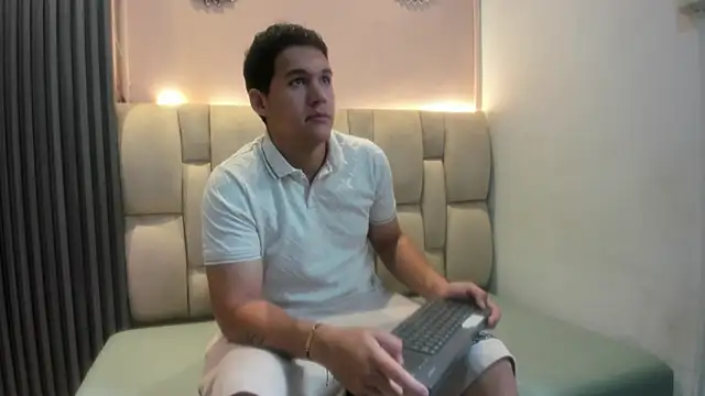 Snapshot of jacob_schneider chatting on June 12, 1:21 pm jacob schneider online show from June 12, 1:21 pm