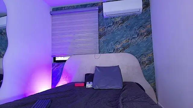 Snapshot of abril_torres_ chatting on May 20, 12:00 pm abril torres online show from May 20, 12:00 pm