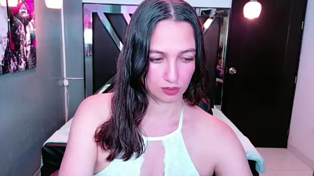 Snapshot of Megan_Rai chatting on May 20, 8:48 pm Megan Rai online show from May 20, 8:48 pm